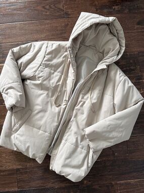 Amazon Women's Hooded Puffer Jacket in Light Taupe